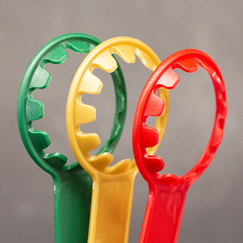 深耕行业25载 鸿源祥以创新智造引领塑料提手行业高质量发展